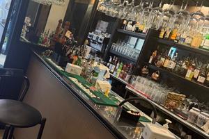 Cocktail bar licenza cibo e intrattenimento musica