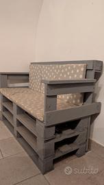 Divanetto DIY con pallet per interno/esterno