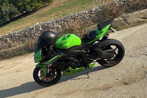 Kawasaki zx6r 2011
