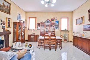 SOLUZIONE SEMI-INDIPENDENTE RISTRUTTURATA !!!