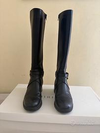 Stivali donna o anche bambina nero ecopelle n.36