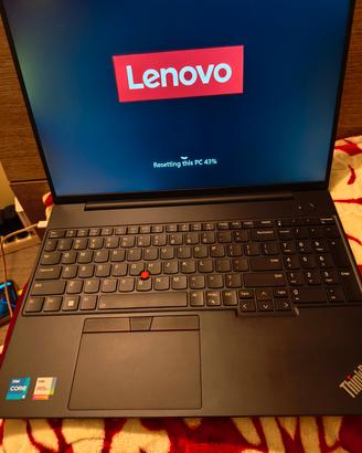 Lenovo thinkpad E16 17 pollici 