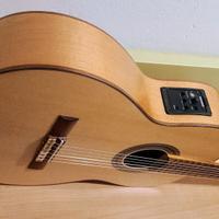 Chitarra classica di qualità in legno massello