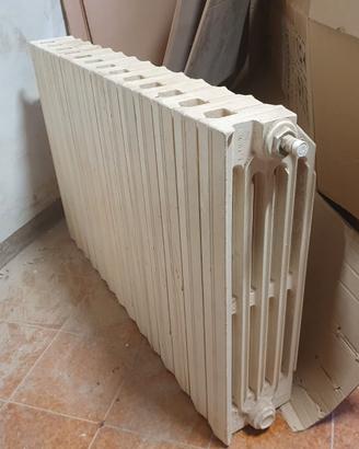 Termosifone, radiatore, calorifero in ghisa