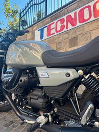 Moto Guzzi V7 sport