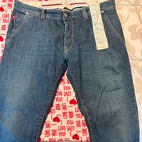 Jeans firmati trama rossa fatti a mano