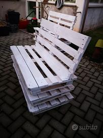 Panchina fatta con bancali