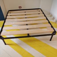 Letto a doghe a due piazze