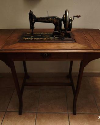 Macchina da cucire Singer del 1908 con mobile