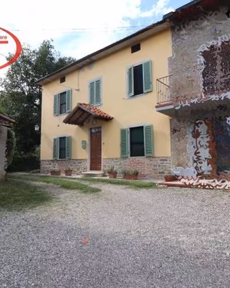 Casa indipendente di 182 m² con più di 5 locali a 