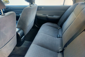 Mitsubishi Lancer 4 porte