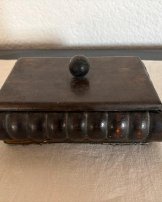 Scatola di legno per contenere carte da gioco