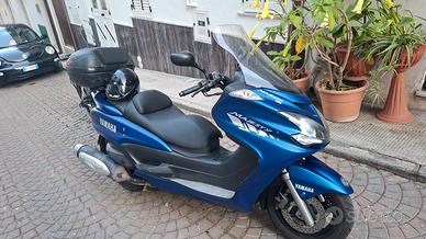 Yamaha Majesty 400  entra leggi