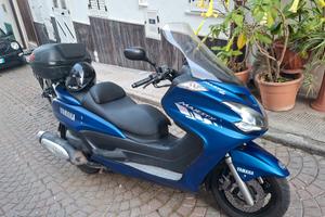Yamaha Majesty 400  entra leggi