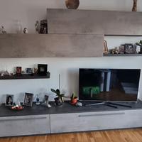 Salone soggiorno a parete