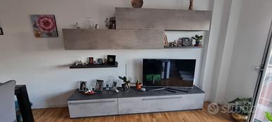 Salone soggiorno a parete