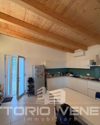 Villa di 242 m² con più di 5 locali e box auto dop