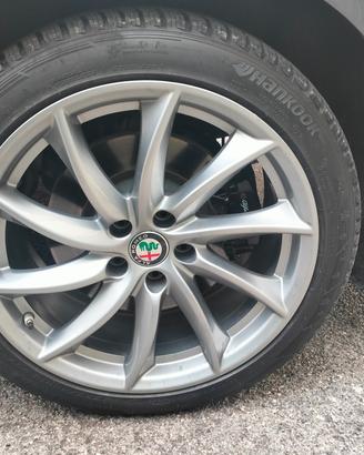 cerchi e pneumatici Alfa Romeo 