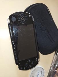 Playstation portable psp con custodia e 3 giochi