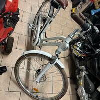 Btwin Elops elettrica a pedalata assistita