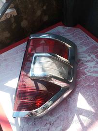 Faro posteriore destro Pajero V60