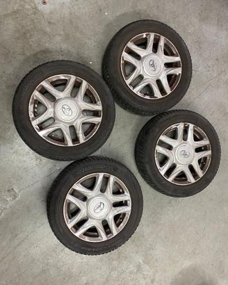 Set cerchi in lega originali Toyota Yaris
