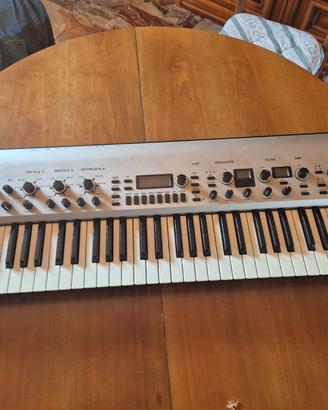 Sintetizzatore Korg king korg