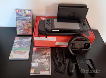 Nintendo switch con accessori e giochi