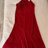 Abito rosso elegante con spacco