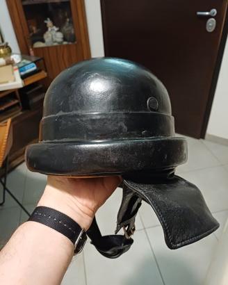 Antichi caschi MILITARI 