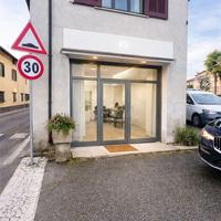 AMPIO NEGOZIO CON POSSIBILITÀ DI TRASFORMAZIONE IN