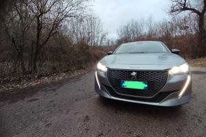 Peugeot E208 100% elettrica 