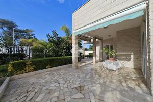 VILLA SINGOLA A BARI