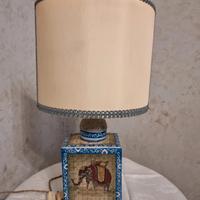 Lampada ceramica decorata a mano.