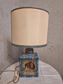 Lampada ceramica decorata a mano.