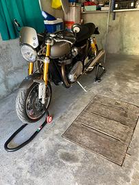 Triumph Thruxton R