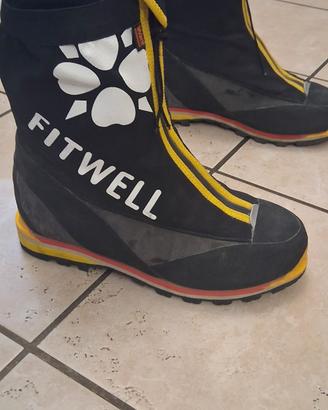 Scarponi alpinismo Fitweel numero 44.5