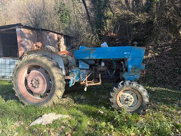Trattore FORD