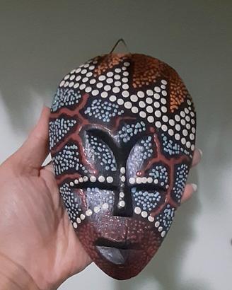Piccola maschera decorativa in legno