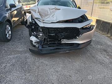 Mazda CX-30 2026 incidentata