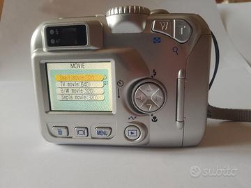 Fotocamera Nikon Coolpix 3100.