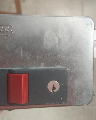 Serratura portone in acciaio + accessori montaggio