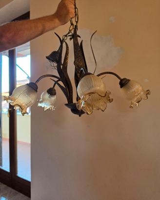 Lampada in ferro battuto 