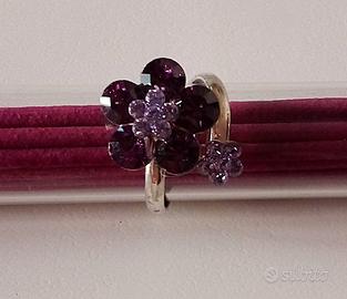 ANELLO A FORMA DI FIORE CRISTALLI VIOLA E LILLA