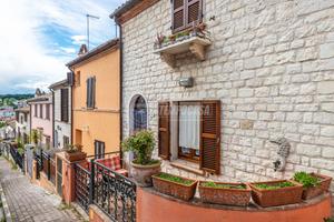 CASA INDIPENDENTE IN CENTRO A SIROLO