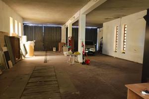 Unità uso deposito/ garage in immobile residenzial