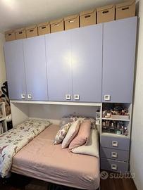 Armadio a ponte lilla, con struttura letto