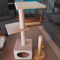 Trespolo e tiragraffi per gatti