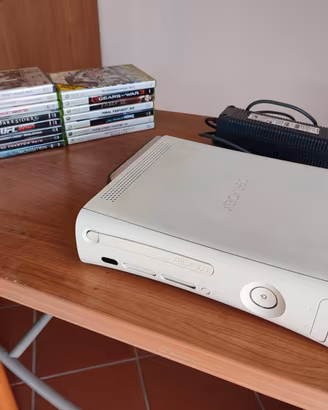 XBox 360 con videogiochi