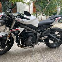 Triumph Street Triple S 660 A2